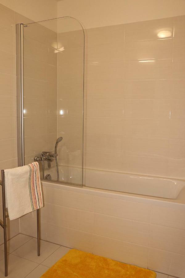 Panorama City Apartment With Free Parking Bratislava Exterior foto